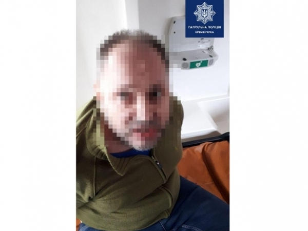 На Молодежном кременчужанин выбрасывал свои вещи в окно и чуть не выпал сам