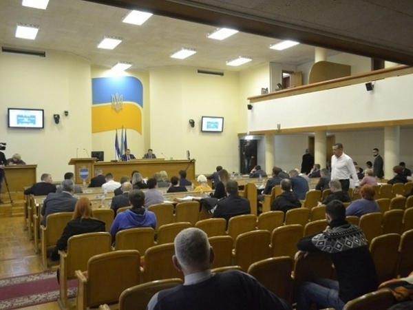 В Кременчуге общежитие вагоностроительного завода на Раковке передали в коммунальную собственность