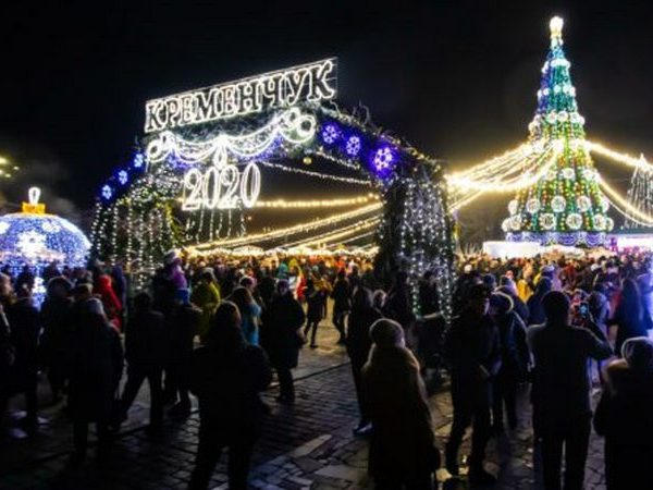 Кременчугскую елку признали самой красивой во внеконкурсной программе «Укринформа»