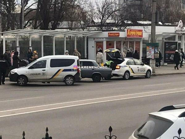 В Кременчуге стреляют посреди белого дня