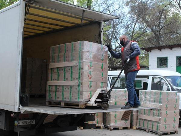 Кременчуг получил еще 400 продуктовых наборов от Розетки