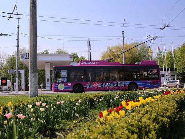 Общественный транспорт Кременчуга продолжает работать в режиме ограничений