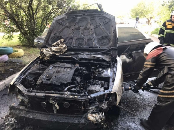 В Кременчуге сгорел автомобиль: причины возгорания – замыкание электросети