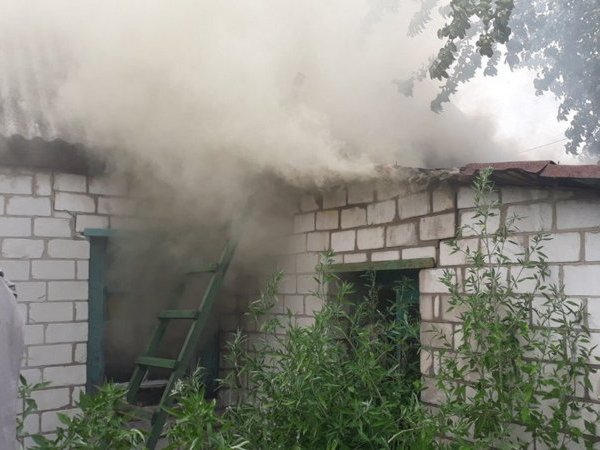 В Кременчуге сгорела крыша частного дома