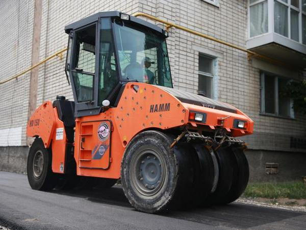 Кременчугские дорожники завершают ремонт внутриквартальных дорог в квартале №278