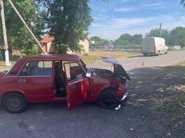 Под Кременчугом столкнулись микроавтобус и легковой автомобиль