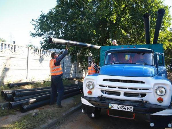В Кременчуге продолжаются работы по замене участков водопроводных и канализационных сетей