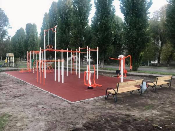 В Кременчуге на улице Республиканской появилась новая спортивная площадка