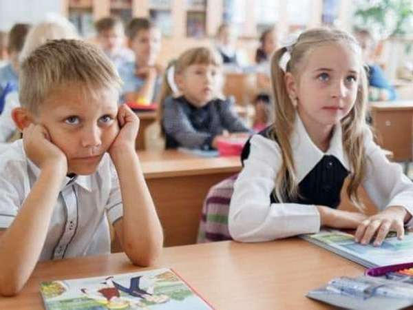 Стало известно, когда кременчугские школьники опять сядут за парты