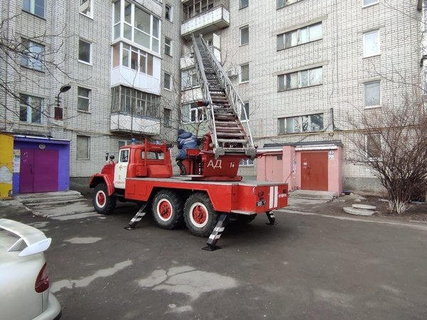В Кременчуге спасатели нашли труп девушки в закрытой квартире