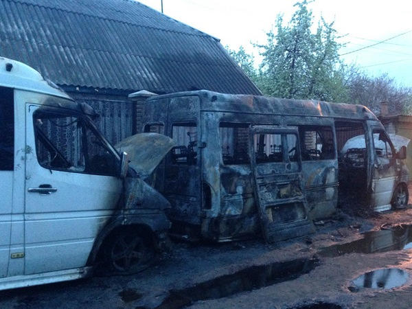 В Кременчуго горело сразу два автомобиля
