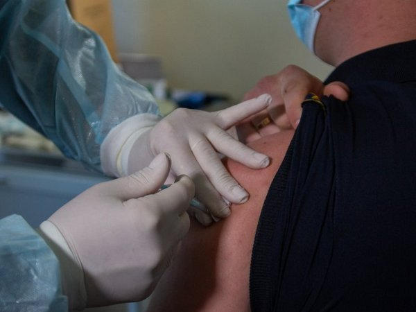 Кременчугских спасателей вакцинировали от коронавируса