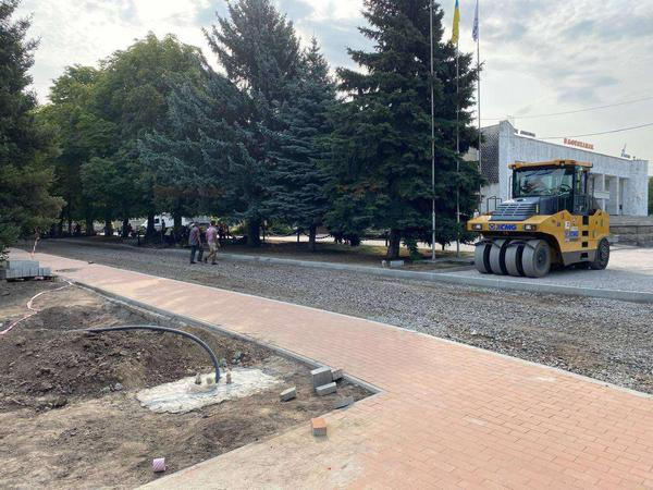 В Кременчуге активно ведутся работы по созданию новой зеленой зоны отдыха