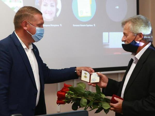 Мэр Кременчуга поздравил победителя национального проекта «Гордость нации» Владимира Смолякова