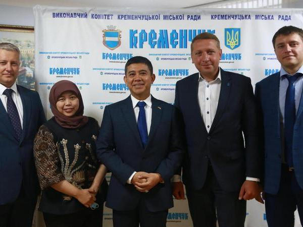 Мэр Кременчуга встретился с Чрезвычайным и Полномочным Послом Республики Индонезия в Украине