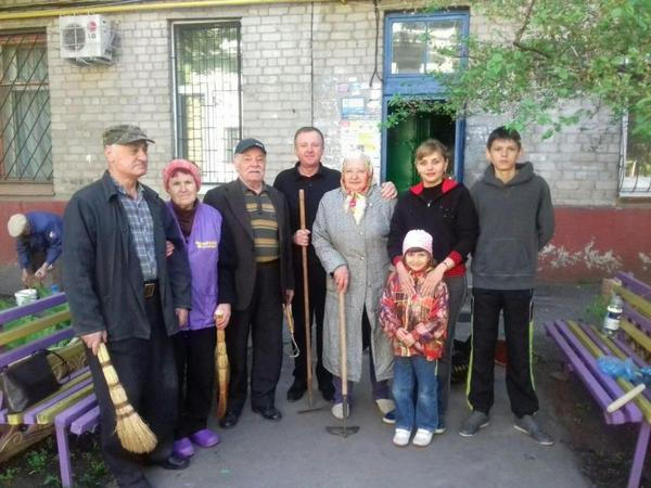 На общегородской субботник в Кременчуге заглянули Полтавские руководители