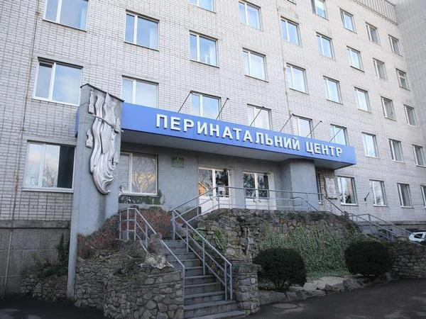 В Кременчугском перинатальном центре начался ремонт операционного блока акушерского отделения