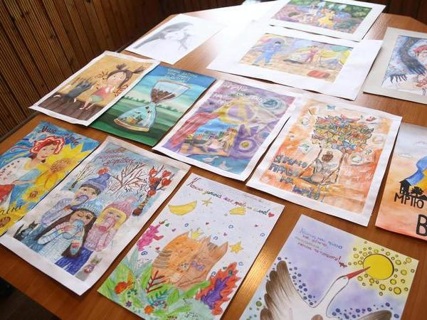 В Кременчуге определили победителей конкурса детских рисунков «Мои права»