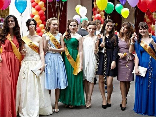 На выпускных вечерах в Кременчуге приставят по одному полицейскому