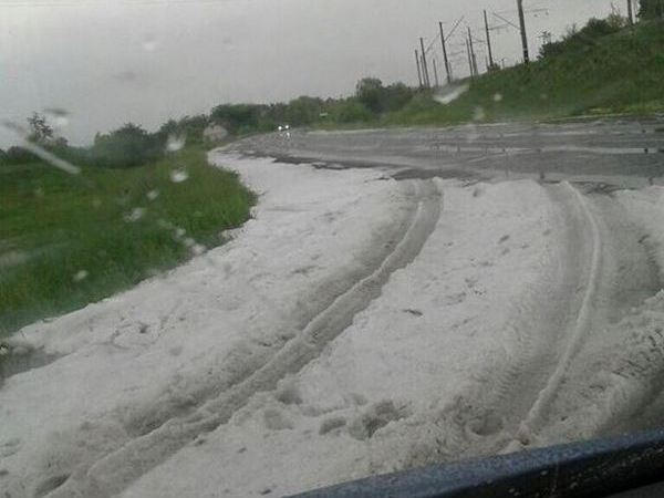 Кременчуг накрыло снегом: фото очевидцев