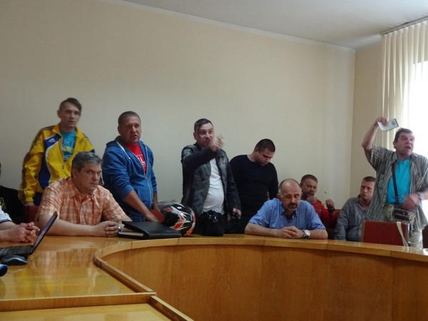 АТО-шники требуют отставки главного транспортника Кременчуга