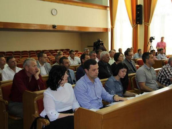 От мэра Кременчуга требовали повысить тарифы на эксзатраты