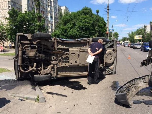 В Кременчуге маршрутка не разминулась с микроавтобусом