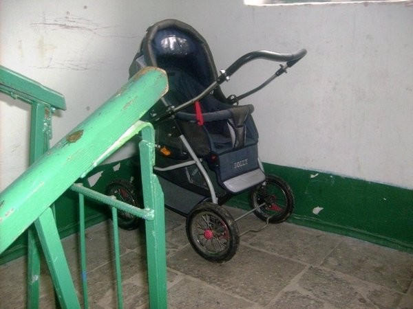 В Горишних Плавнях кременчужанин украл детскую коляску
