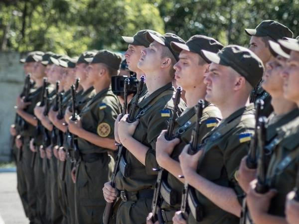 В Кременчуге присягу приняли 35 бойцов батальона Нацгвардии