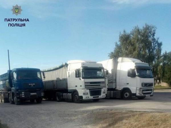 Полицейские не пропустили в Кременчуг более 80 грузовиков