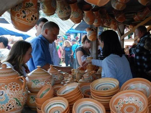 Мэр Кременчуга похвастался своими покупками на Сорочинской ярмарке