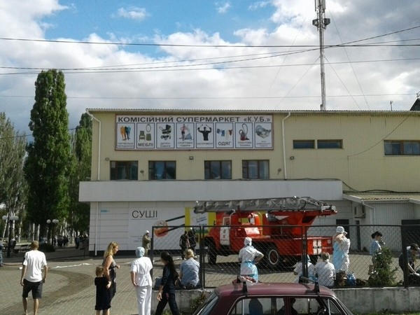 В Кременчуге горел магазин: огонь уничтожил кабели станции сотовой сети