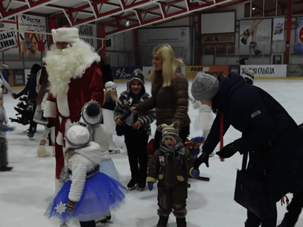 В Кременчуге состоялся праздник Деда Мороза на льду