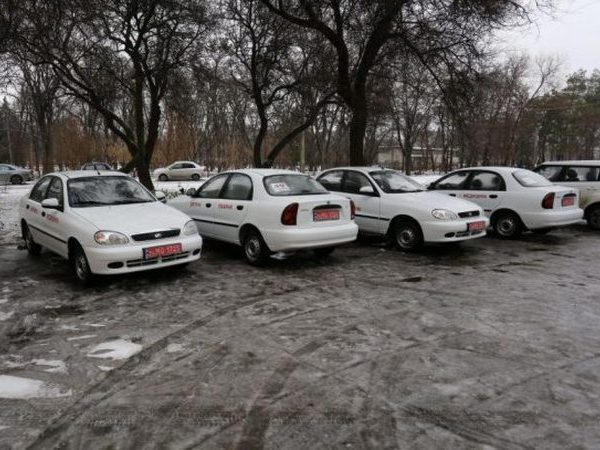 Кременчугским врачам выделили 4 новых автомобиля