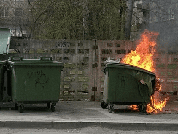 В Кременчуге опять активизировался мусорный маньяк-поджигатель