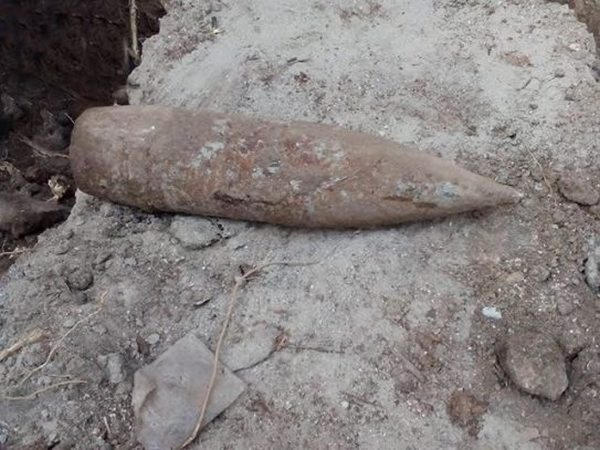 Кременчугские строители выкопали два артснаряда