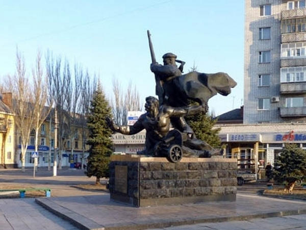 В Кременчуге не определились, что делать с памятником Матросов Днепровской флотилии