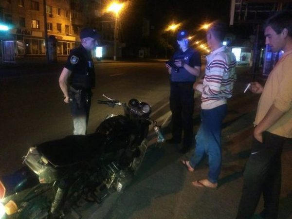Мотоциклист из Глобиного «полинял» в Кременчуге на 12 тысяч