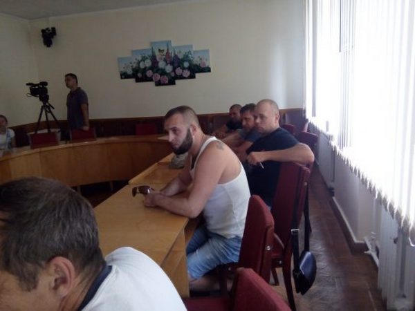 В Кременчуге конфликт маршрутчика и участника АТО разбирали в горсовете