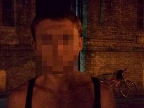 В Кременчуге хулиганы разбили ситилайт