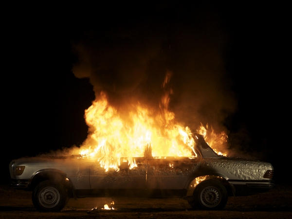 Кременчугские пожарные спасли автомобиль