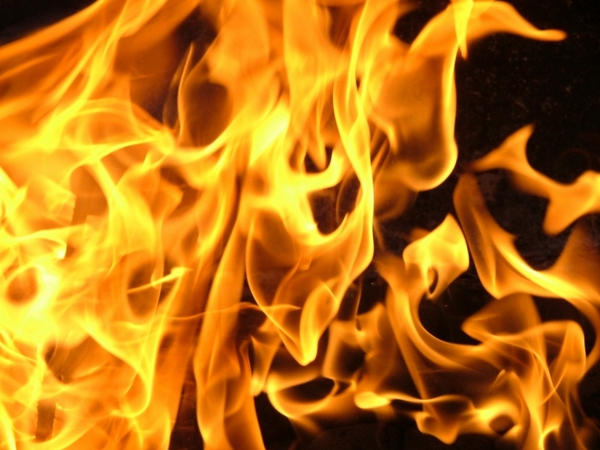 В Кременчуге тушили склад вторсырья