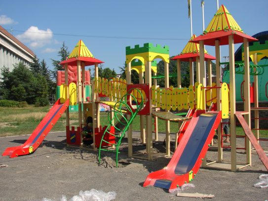 В Кременчуге появится 11 современных детских площадок