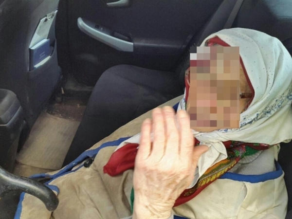 Кременчугские патрульные помогли 81-летней бабушке добраться домой