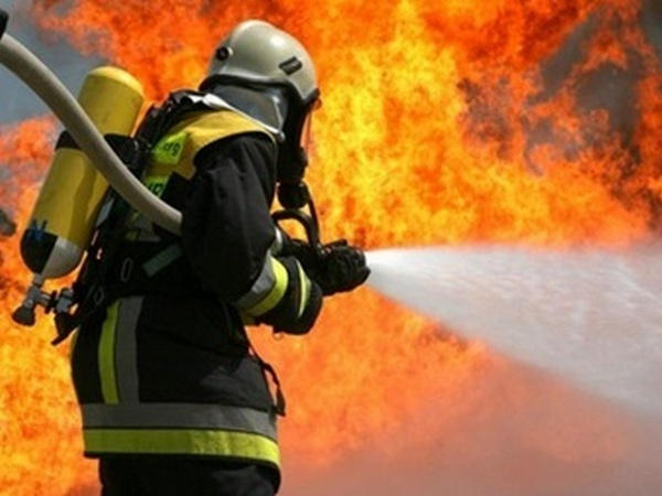 Кременчугские пожарные гасили пожар в многоэтажке на Гвардейской