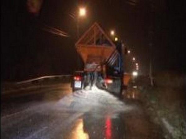За сутки на дороги Кременчуга высыпали 173 тонны соли