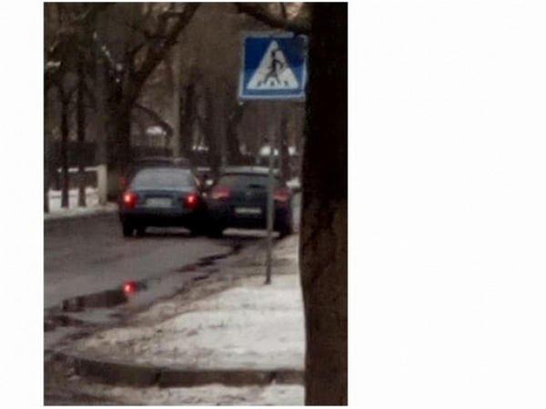 В Кременчуге возле школы №1 столкнулись два автомобиля