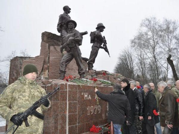 В Кременчуге почтили память солдат, погибших на территории других государств