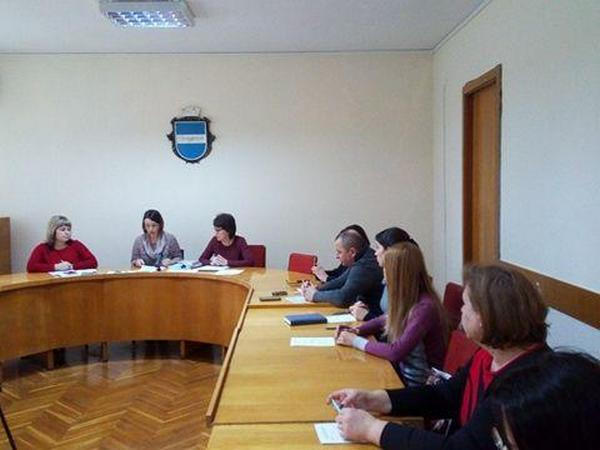 В Кременчуге одно из учебных заведений задолжало сотрудникам больше миллиона гривен