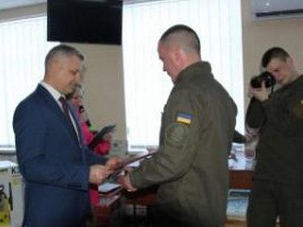 Кременчугских нацгвардейцов поздравили с 4-летием со дня создания Нацгвардии